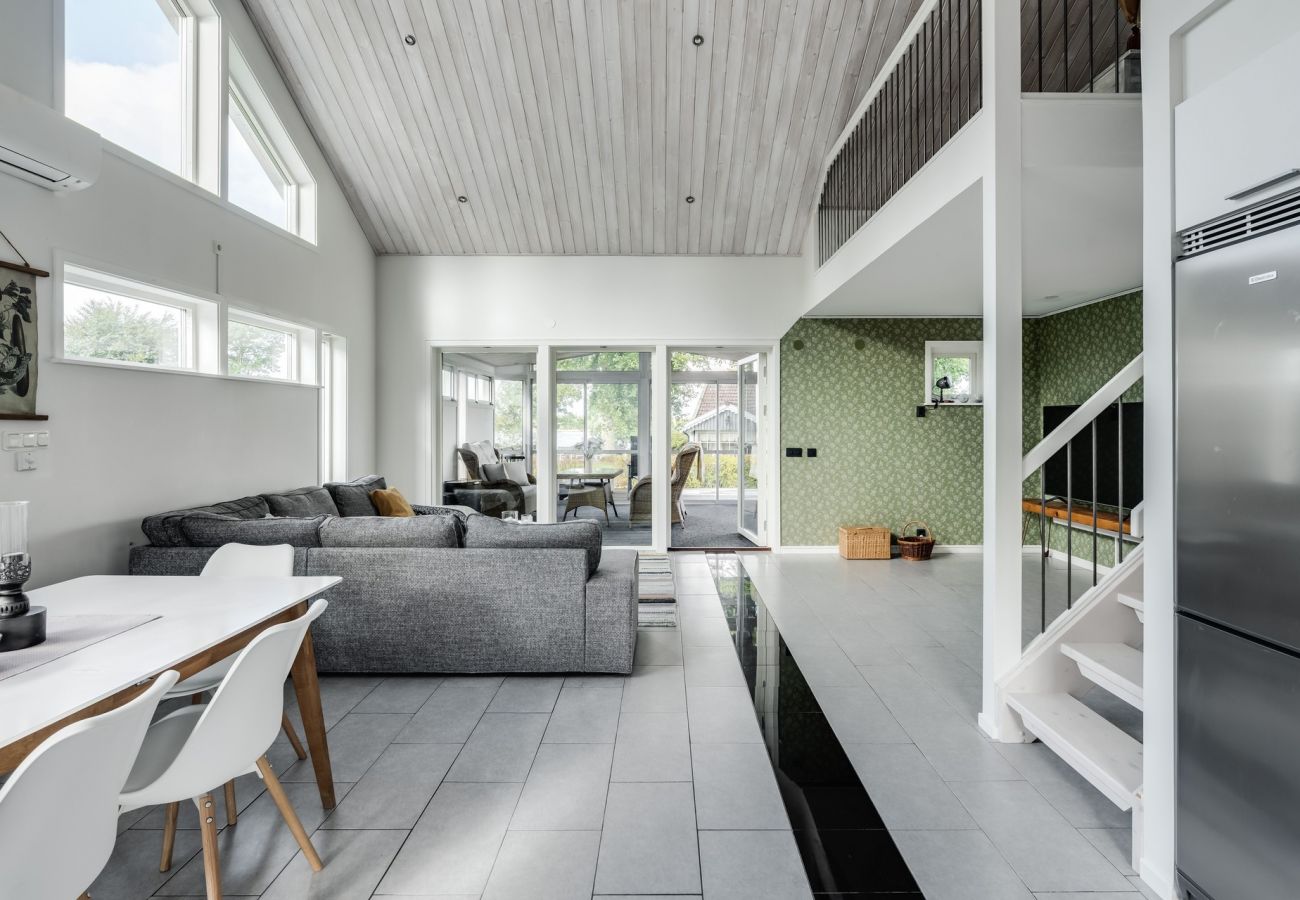 Ferienhaus in Ljungby - Luxuriöses Ferienhaus in Tallbacken mit Seeblick über Bolmen