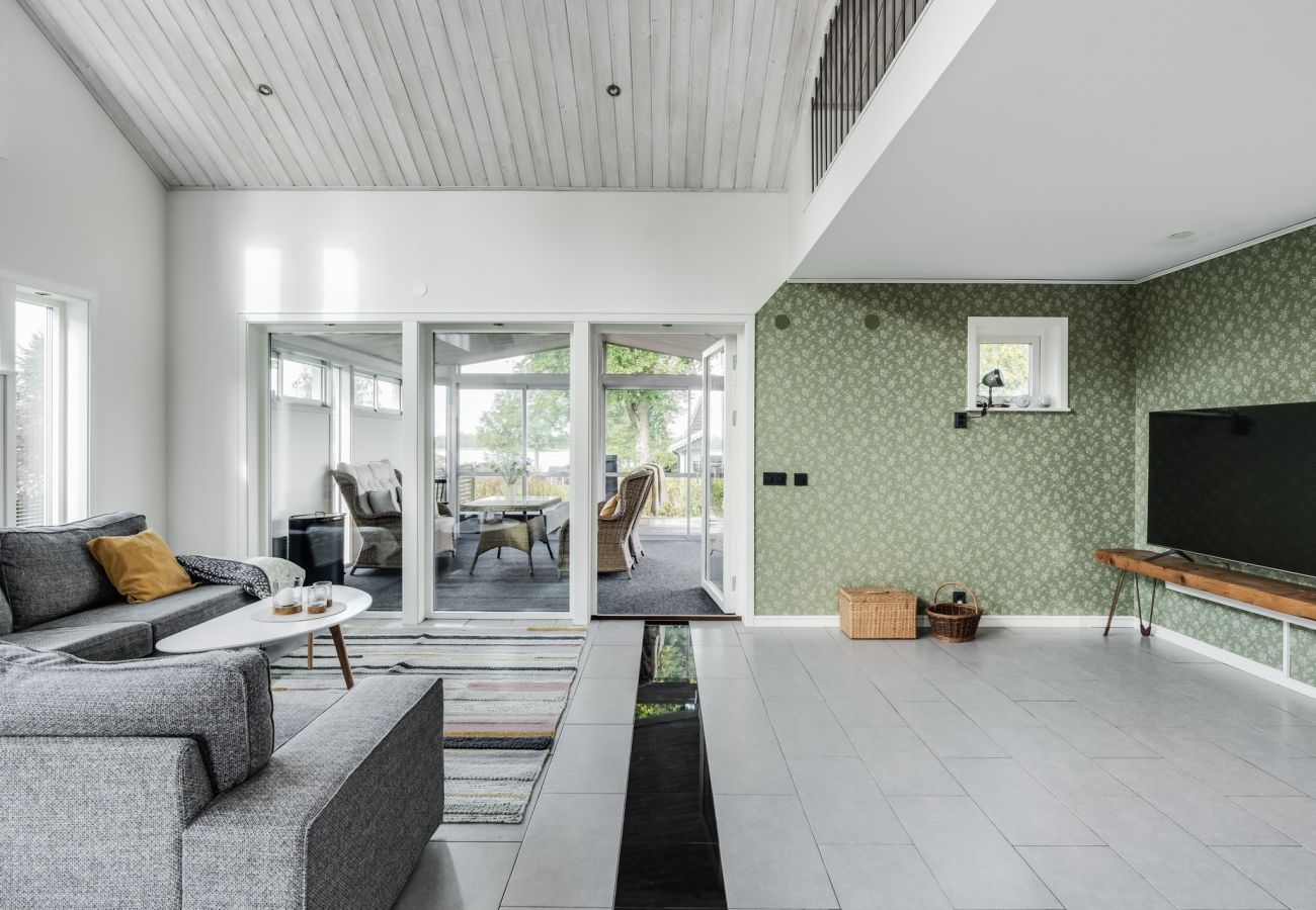Ferienhaus in Ljungby - Luxuriöses Ferienhaus in Tallbacken mit Seeblick über Bolmen