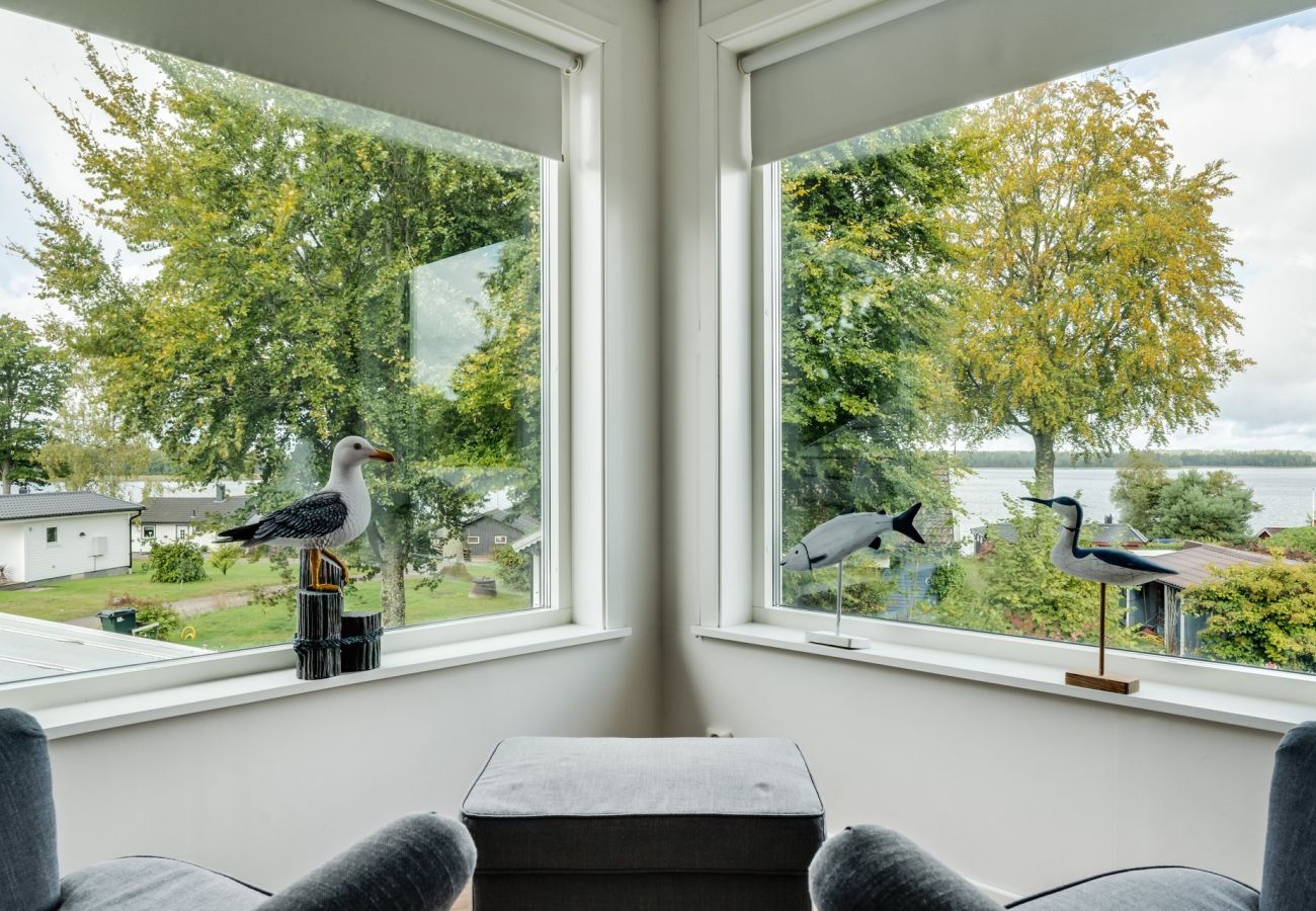 Haus in Ljungby - Luxuriöses Ferienhaus in Tallbacken mit Seeblick über Bolmen