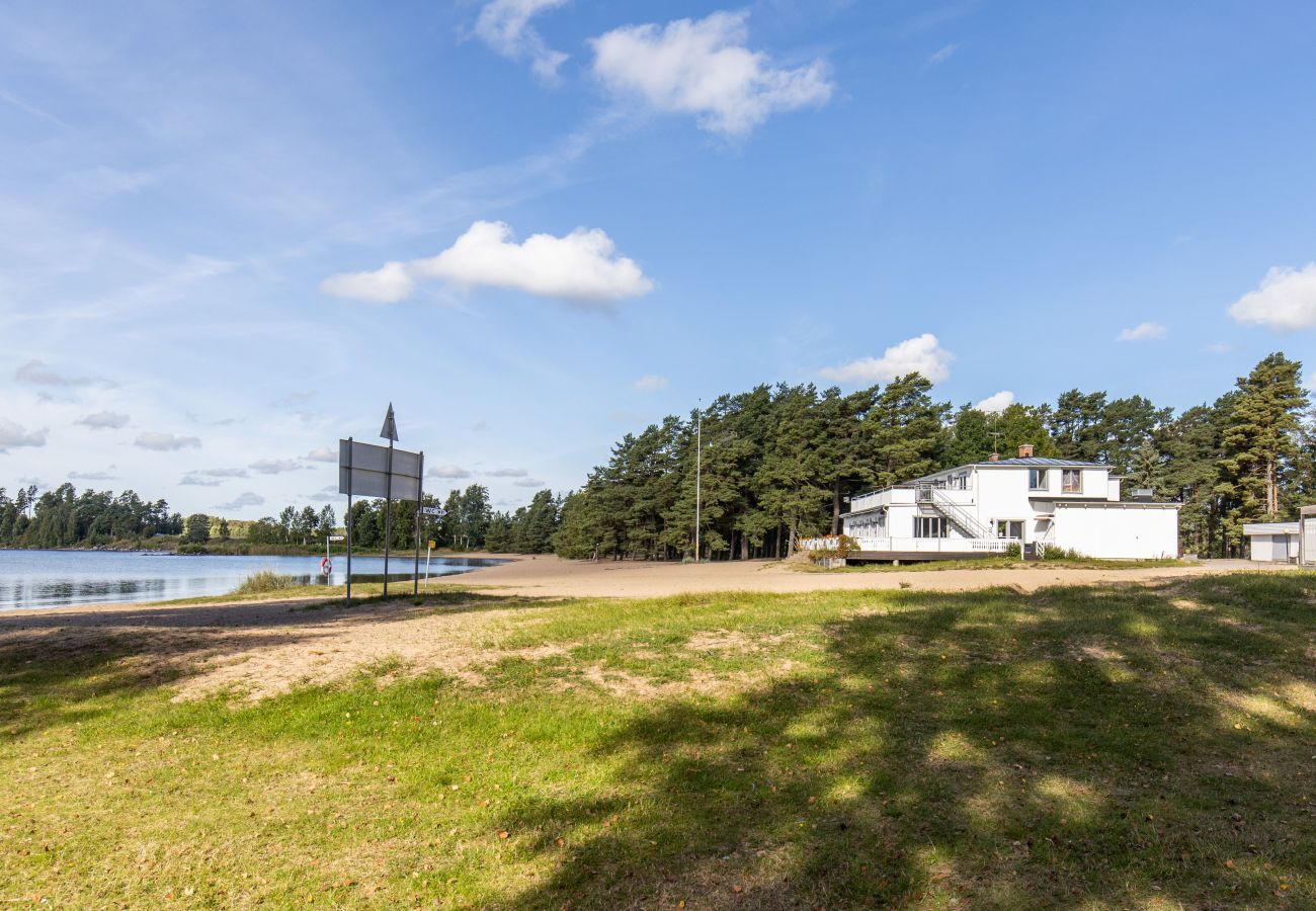 Ferienhaus in Hammar - Gemütliches Wohnwagen in der Nähe von Sandstrand | SE11015