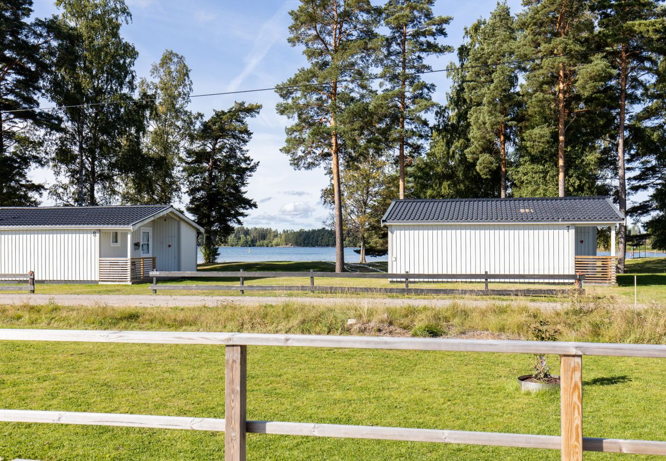 Ferienhaus in Hammar - Gemütliches Wohnwagen in der Nähe von Sandstrand | SE11015