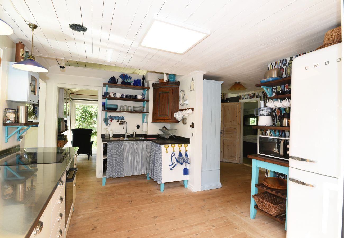 Ferienhaus in Mölnlycke - Großes Haus mit eigenem Sandstrand und Boot in Mölnlycke | SE08034