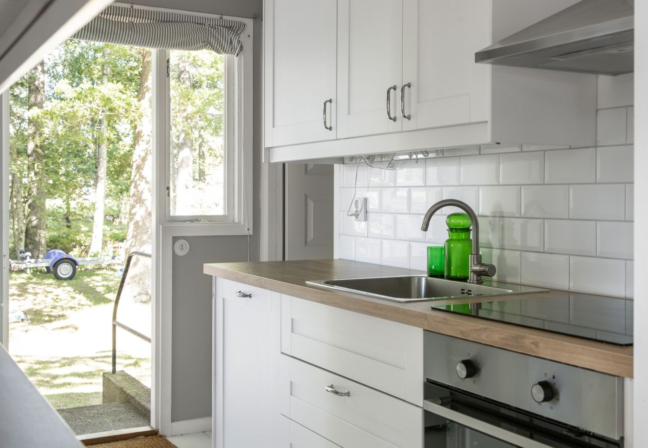 Ferienhaus in Växjö - Schönes Ferienhaus mit fantastischer Lage und eigenem Seegrundstück am Helgasjön, Växjö | SE06034