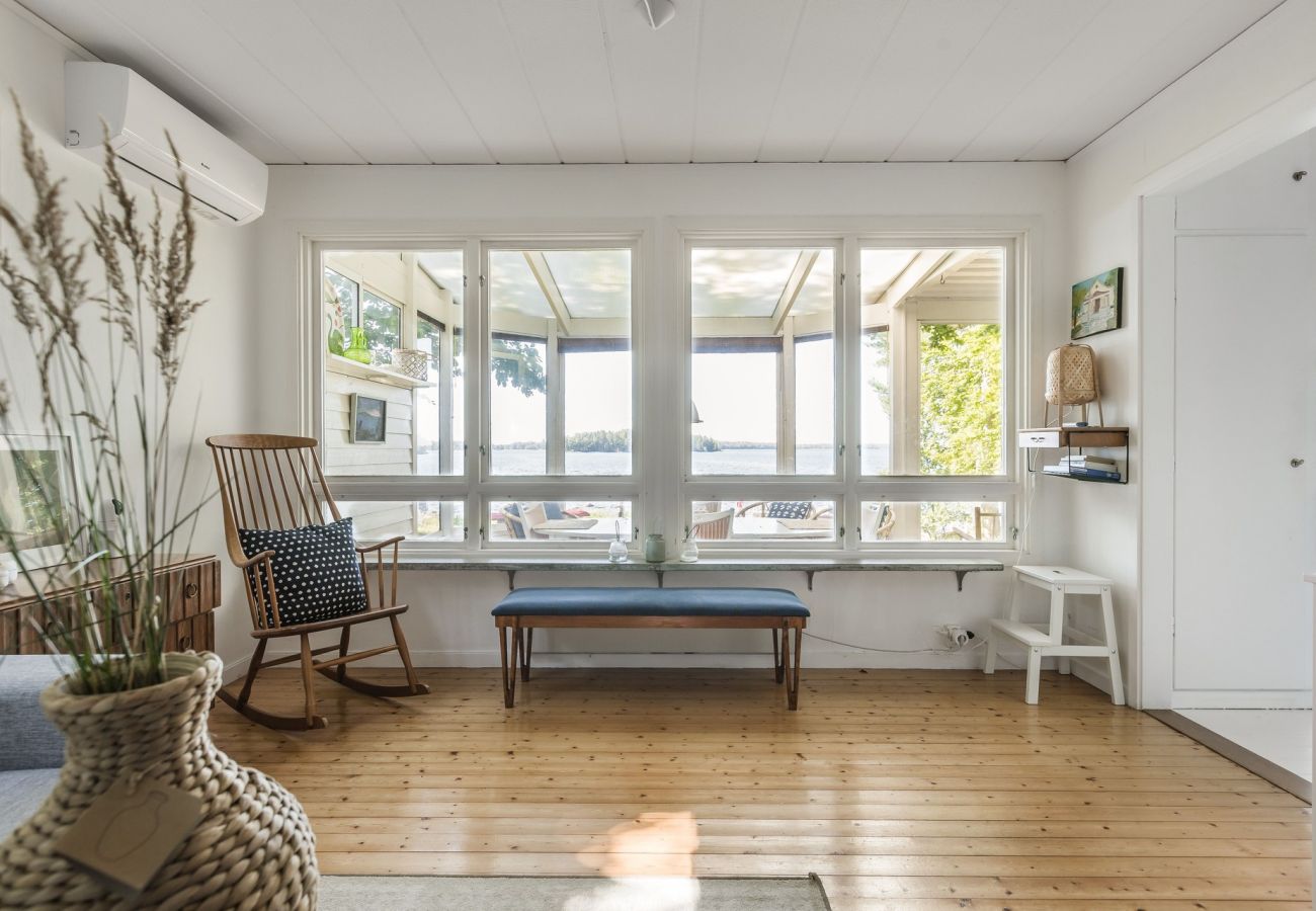 Ferienhaus in Växjö - Schönes Ferienhaus mit fantastischer Lage und eigenem Seegrundstück am Helgasjön, Växjö | SE06034
