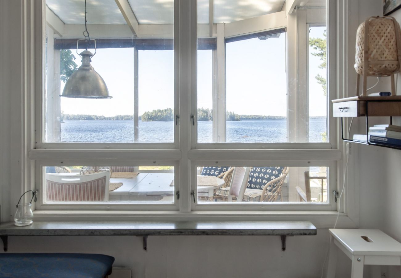 Ferienhaus in Växjö - Schönes Ferienhaus mit fantastischer Lage und eigenem Seegrundstück am Helgasjön, Växjö | SE06034