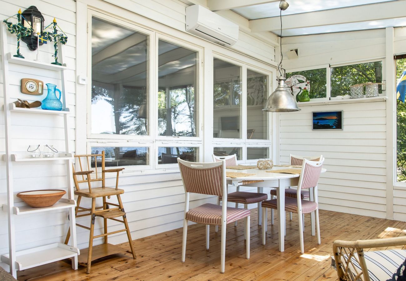 Ferienhaus in Växjö - Schönes Ferienhaus mit fantastischer Lage und eigenem Seegrundstück am Helgasjön, Växjö | SE06034