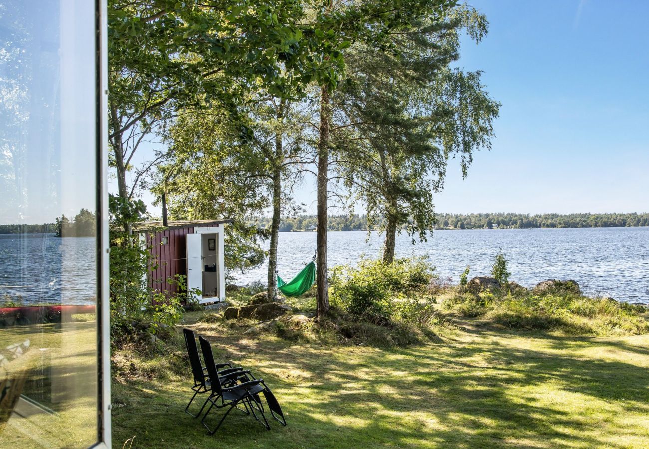 Ferienhaus in Växjö - Schönes Ferienhaus mit fantastischer Lage und eigenem Seegrundstück am Helgasjön, Växjö | SE06034