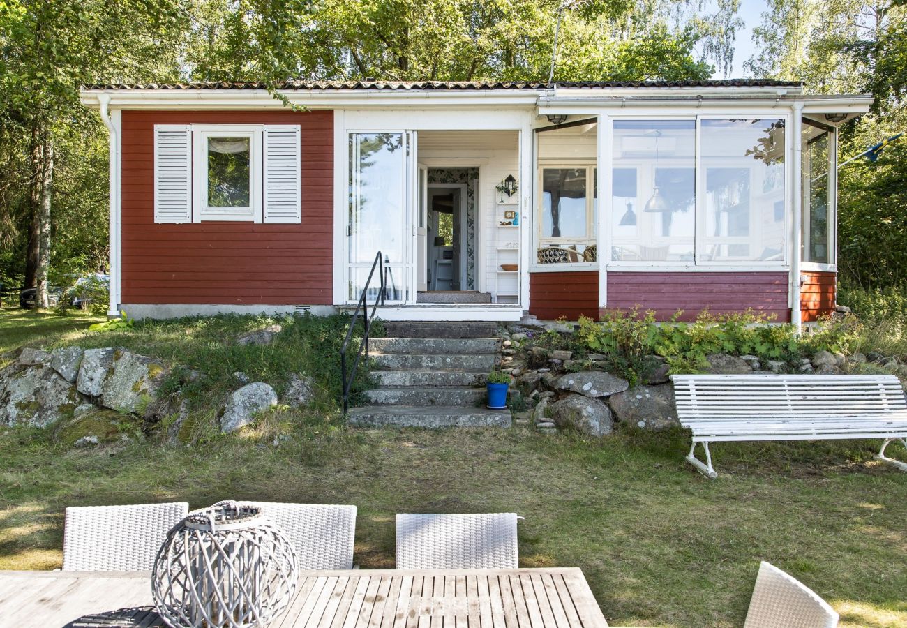 Ferienhaus in Växjö - Schönes Ferienhaus mit fantastischer Lage und eigenem Seegrundstück am Helgasjön, Växjö | SE06034