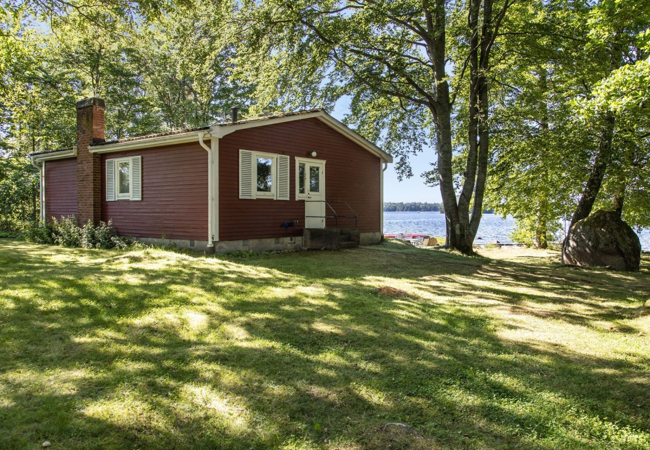 Haus in Växjö - Schönes Ferienhaus mit fantastischer Lage und eigenem Seegrundstück am Helgasjön, Växjö | SE06034