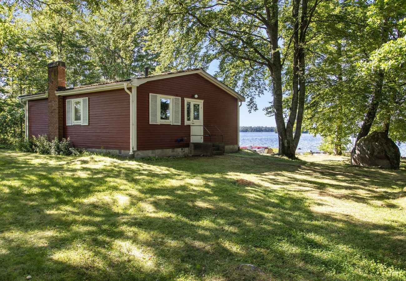 Ferienhaus in Växjö - Schönes Ferienhaus mit fantastischer Lage und eigenem Seegrundstück am Helgasjön, Växjö | SE06034