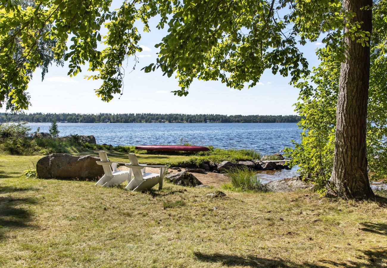 Ferienhaus in Växjö - Schönes Ferienhaus mit fantastischer Lage und eigenem Seegrundstück am Helgasjön, Växjö | SE06034