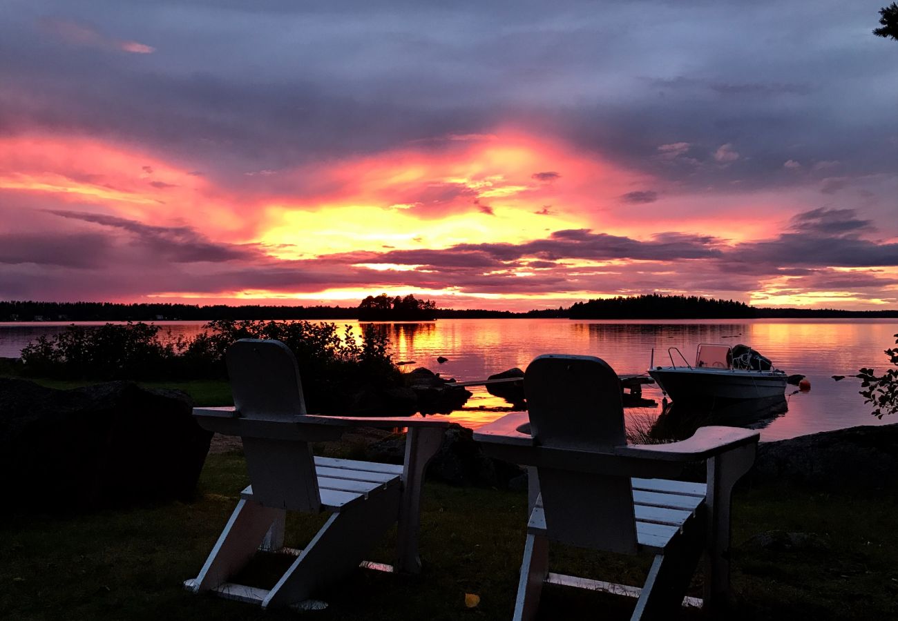 Ferienhaus in Växjö - Schönes Ferienhaus mit fantastischer Lage und eigenem Seegrundstück am Helgasjön, Växjö | SE06034