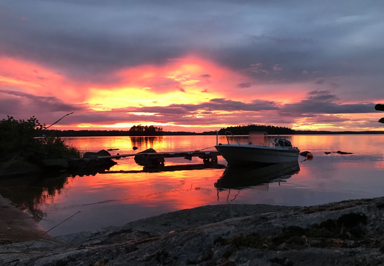 Ferienhaus in Växjö - Schönes Ferienhaus mit fantastischer Lage und eigenem Seegrundstück am Helgasjön, Växjö | SE06034