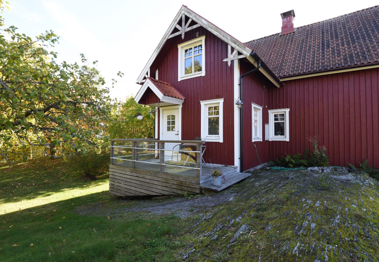 Ferienhaus in Köpmannebro - Einzigartiges Haus in Köpmannebro mit fantastischem Seegrundstück | SE17008