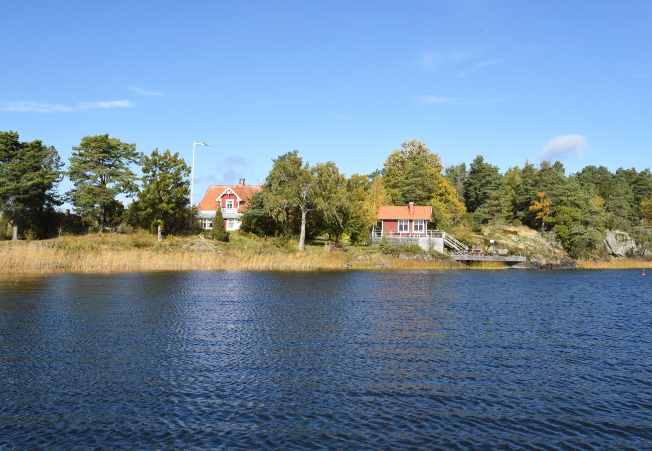 Ferienhaus in Köpmannebro - Einzigartiges Haus in Köpmannebro mit fantastischem Seegrundstück | SE17008