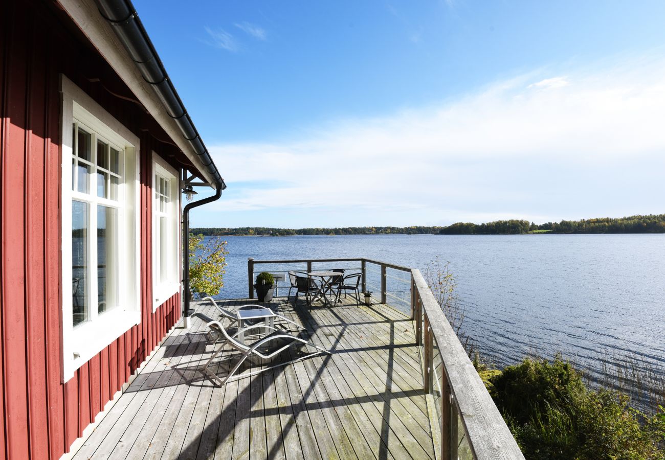 Ferienhaus in Köpmannebro - Einzigartiges Haus in Köpmannebro mit fantastischem Seegrundstück | SE17008