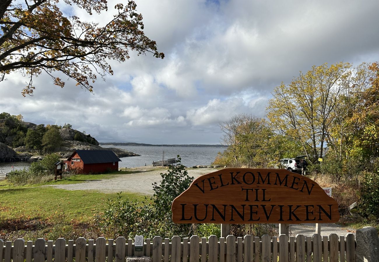 Ferienhaus in Strömstad -  Schönes Ferienhaus am Iddefjorden, Strömstad | SE09027