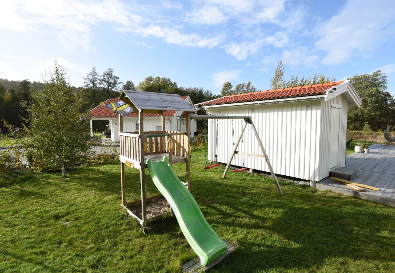 Ferienhaus in Strömstad -  Schönes Ferienhaus am Iddefjorden, Strömstad | SE09027