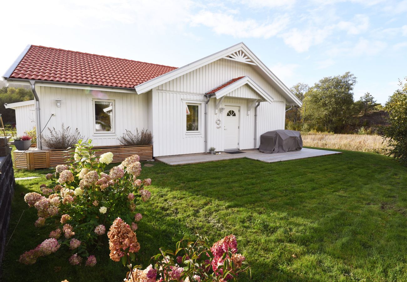 Ferienhaus in Strömstad -  Schönes Ferienhaus am Iddefjorden, Strömstad | SE09027