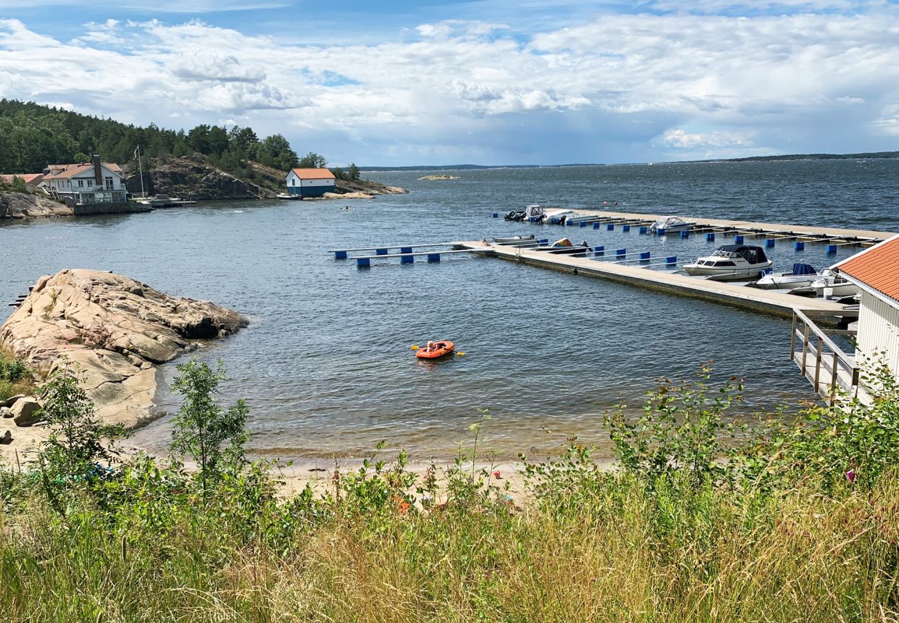 Ferienhaus in Strömstad -  Schönes Ferienhaus am Iddefjorden, Strömstad | SE09027