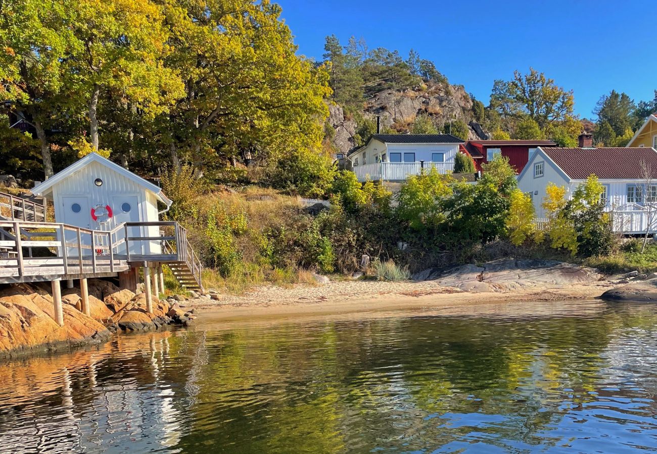 Ferienhaus in Strömstad -  Schönes Ferienhaus am Iddefjorden, Strömstad | SE09027