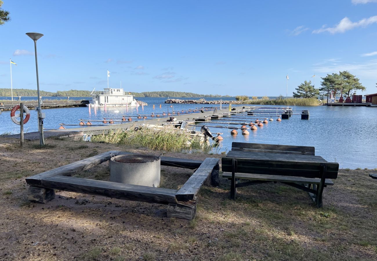 Ferienhaus in Mönsterås - Ferienhaus auf Oknö in der Nähe von Schwimmen und Natur | SE05013