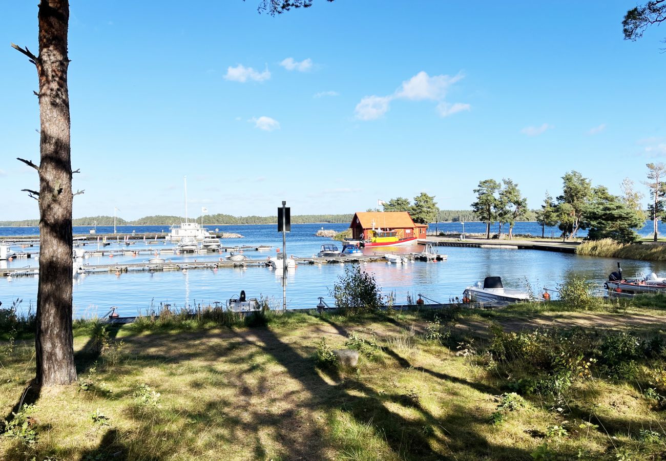 Ferienhaus in Mönsterås - Ferienhaus auf Oknö in der Nähe von Schwimmen und Natur | SE05013