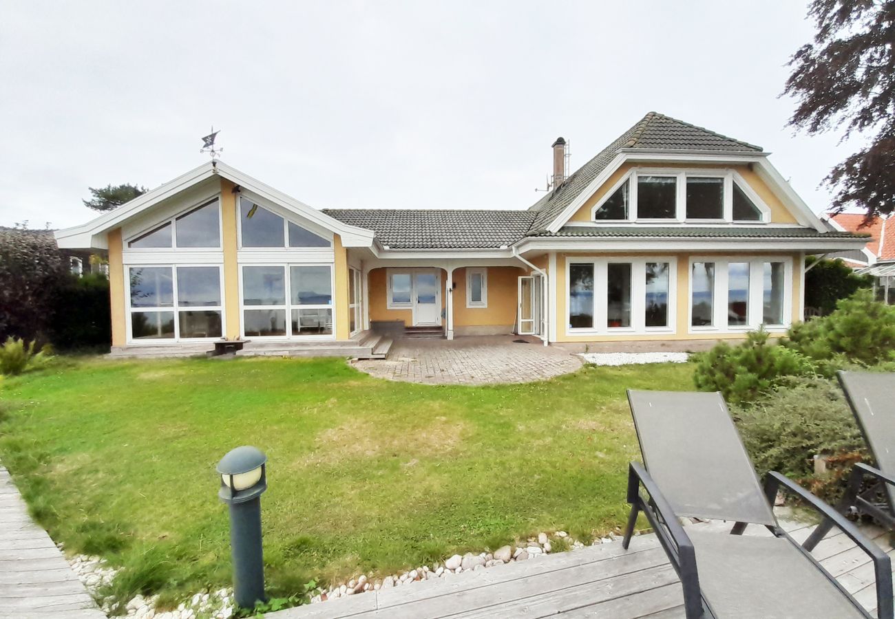 Ferienhaus in Jonstorp - Schönes Strandhaus mit Meerblick in Jonstorp| SE01020