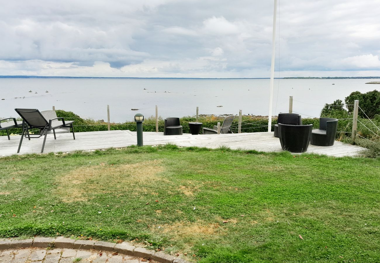 Ferienhaus in Jonstorp - Schönes Strandhaus mit Meerblick in Jonstorp| SE01020