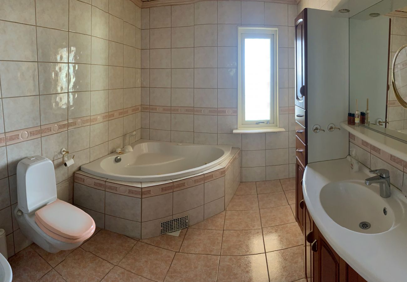 Ferienhaus in Jonstorp - Schönes Strandhaus mit Meerblick in Jonstorp| SE01020