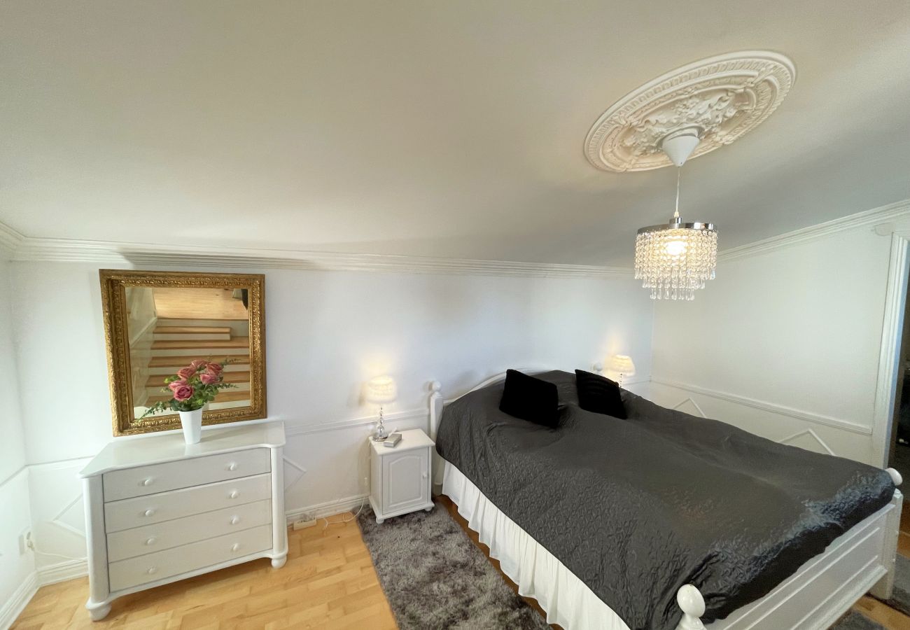 Ferienhaus in Motala - Luxushaus in Motala mit beheiztem Pool | SE10014