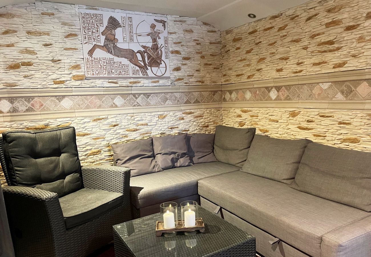 Ferienhaus in Motala - Luxushaus in Motala mit beheiztem Pool | SE10014