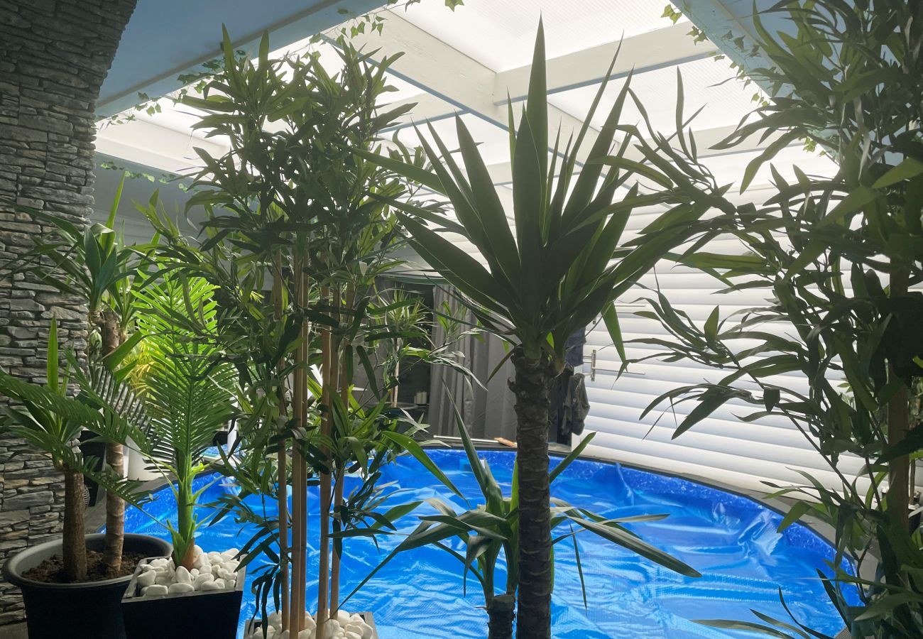 Ferienhaus in Motala - Luxushaus in Motala mit beheiztem Pool | SE10014