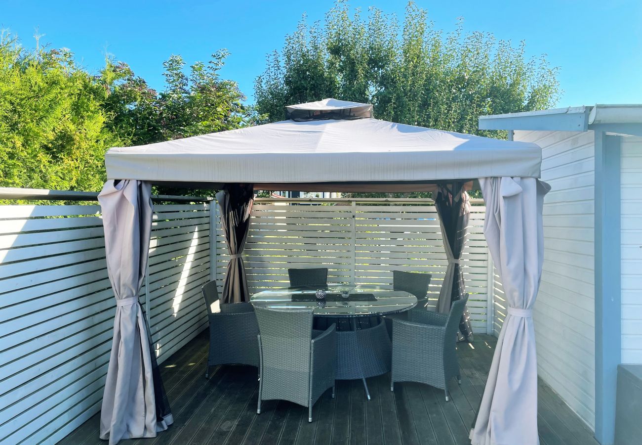 Ferienhaus in Motala - Luxushaus in Motala mit beheiztem Pool | SE10014