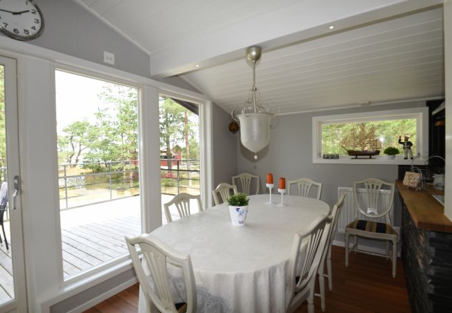Ferienhaus in Mellerud - Ferienhaus mit schöner Aussicht auf den Vänernsee außerhalb von Mellerud | SE17009 Ferienhaus in Mellerud - Ferienhaus mit schöner Aussicht auf den Vänernsee außerhalb von Mellerud | SE17009