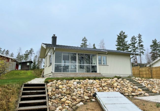 Ferienhaus in Vaggeryd - Schönes Ferienhaus mit eigenem Seegrundstück und Panoramablick auf den See Fängen, Vaggeryd | SE07026