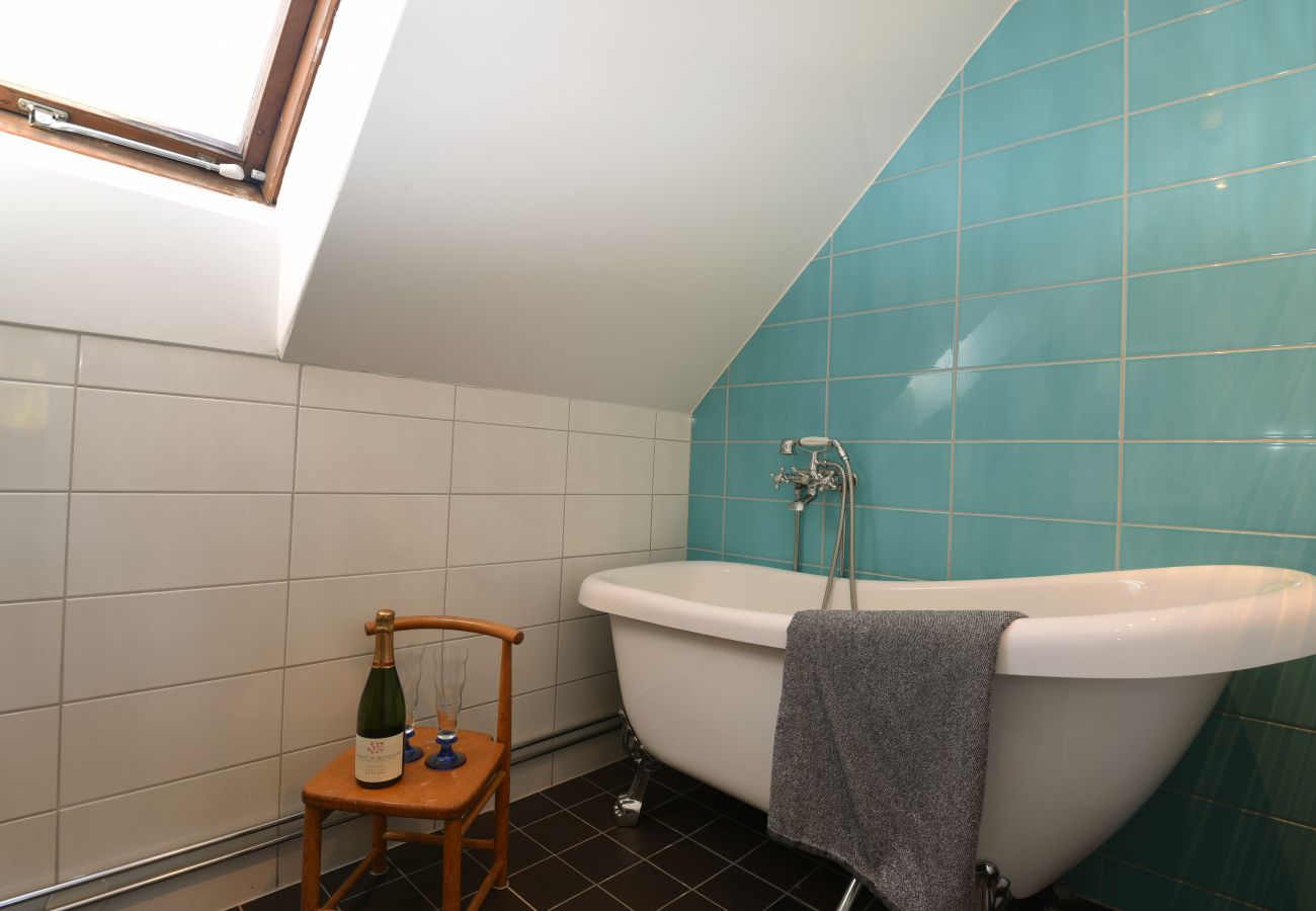 Ferienhaus in Svanesund -  Frische und gemütliche Villa mit holzbefeuertem Whirlpool und Sauna | SE09026 Svanesund/Orust