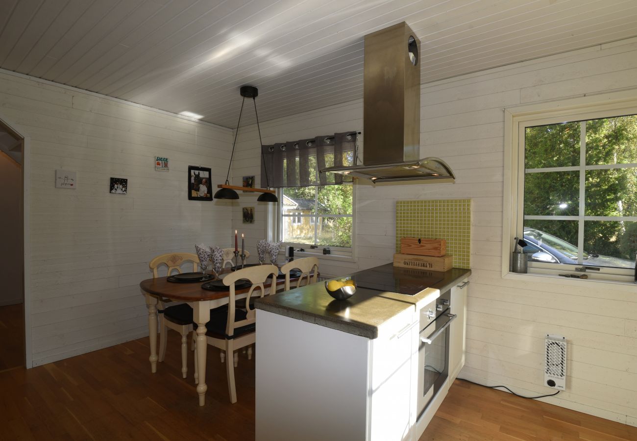 Ferienhaus in Svanesund -  Frische und gemütliche Villa mit holzbefeuertem Whirlpool und Sauna | SE09026 Svanesund/Orust