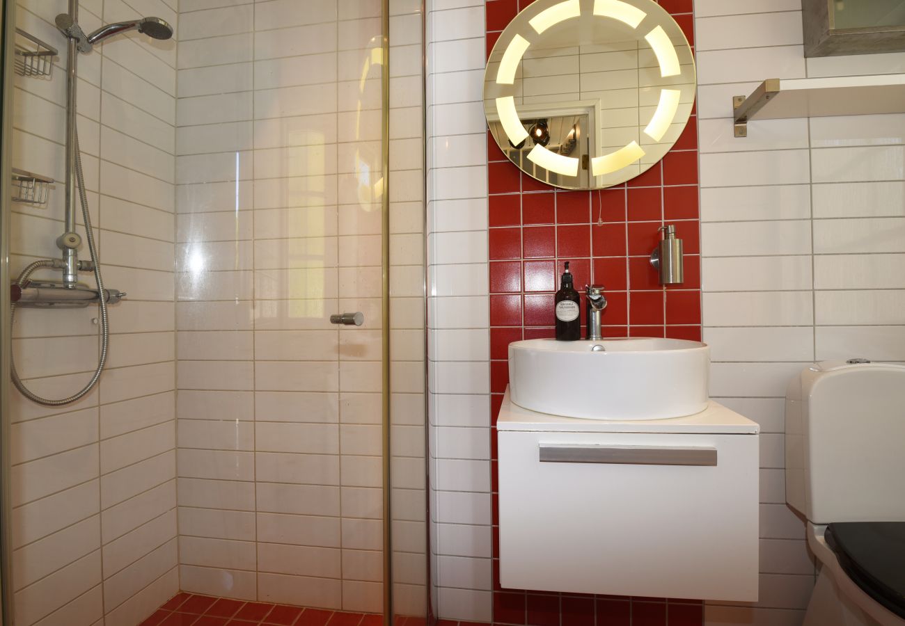 Ferienhaus in Svanesund -  Frische und gemütliche Villa mit holzbefeuertem Whirlpool und Sauna | SE09026 Svanesund/Orust