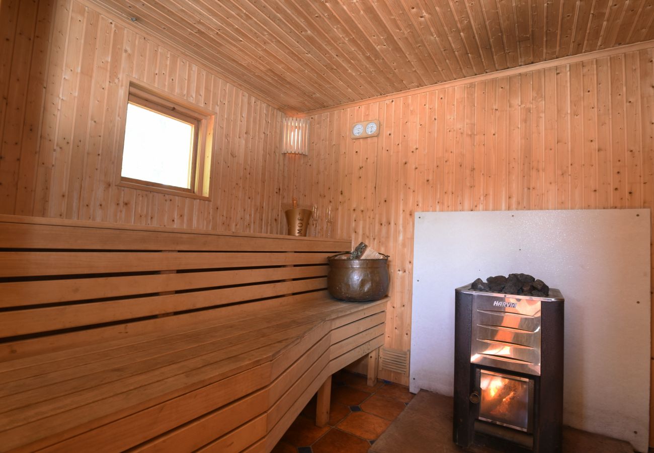 Ferienhaus in Svanesund -  Frische und gemütliche Villa mit holzbefeuertem Whirlpool und Sauna | SE09026 Svanesund/Orust