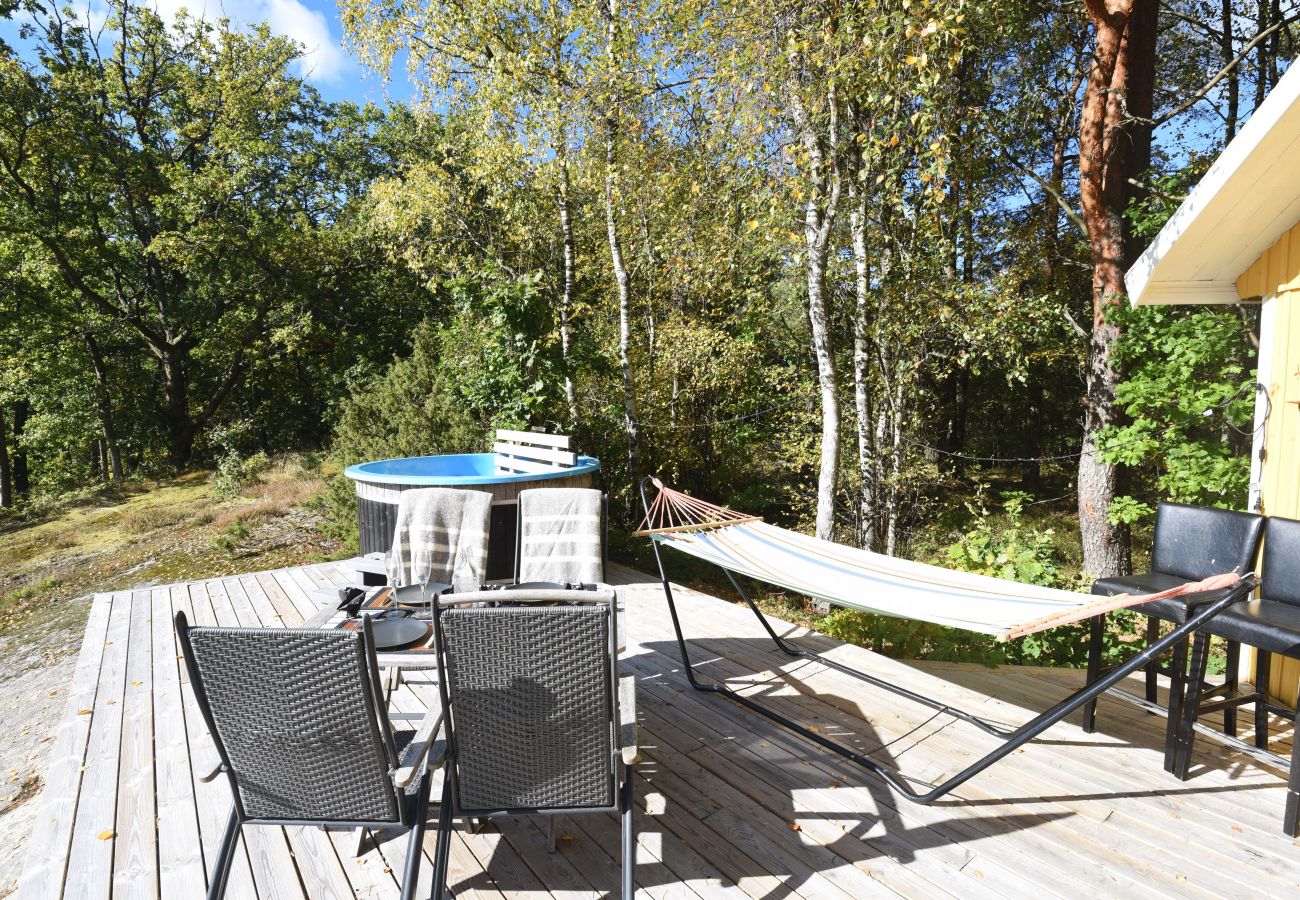 Ferienhaus in Svanesund -  Frische und gemütliche Villa mit holzbefeuertem Whirlpool und Sauna | SE09026 Svanesund/Orust