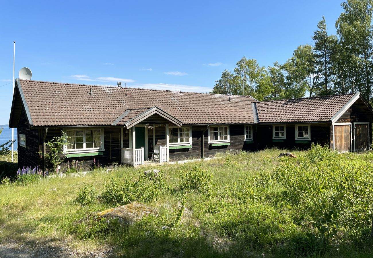 Ferienhaus in Sorunda - Haus am Meer mit Pool und Sauna, in der Nähe von Nynäshamn | SE13017