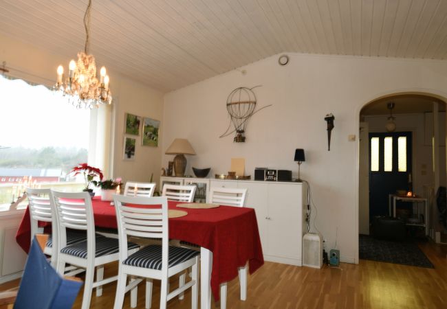 Ferienhaus in Lycke - erienhaus mit Meerblick bei Marstrand | SE09030