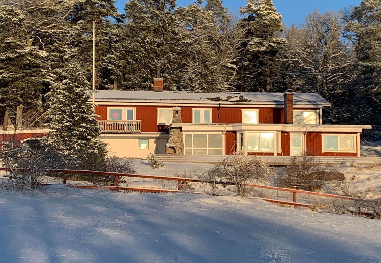 Ferienhaus in Vaxholm - Geräumige Villa mit Meerblick in Skarpö, Vaxholm | SE13002