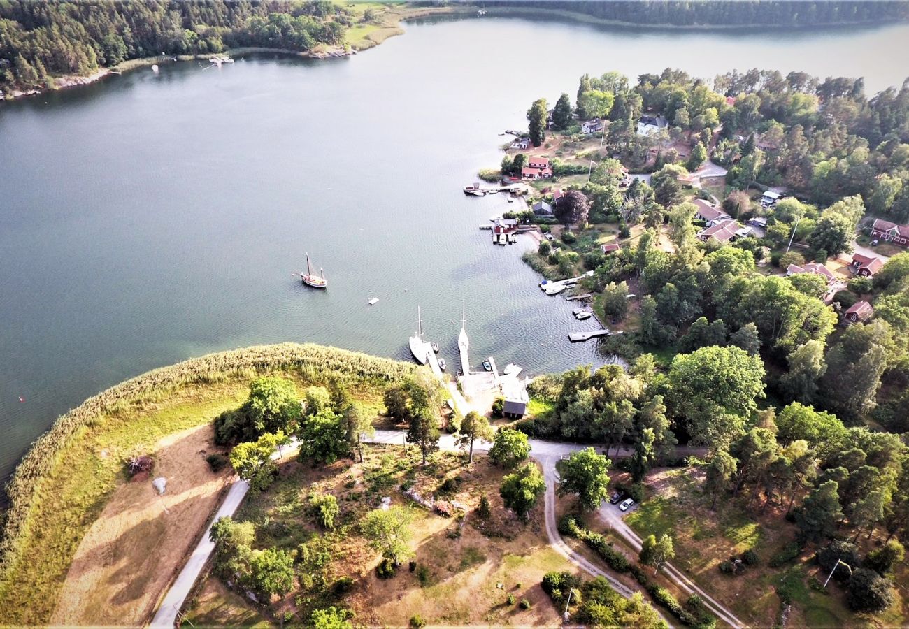 Ferienhaus in Vaxholm - Geräumige Villa mit Meerblick in Skarpö, Vaxholm | SE13002