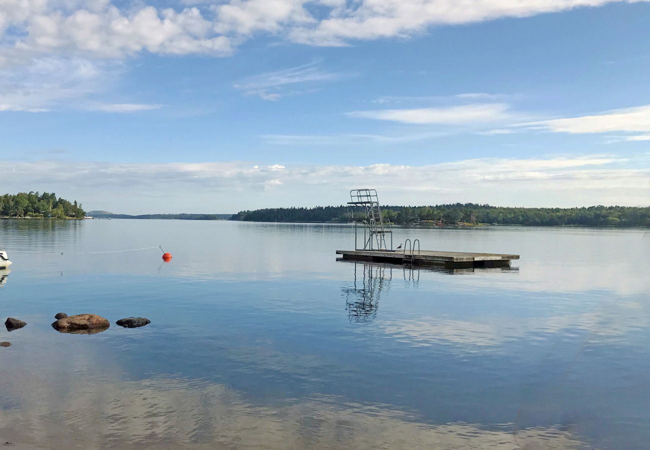 Ferienhaus in Lidingö - Schönes Sommerhaus in Meeresnähe auf Lidingö | SE13005