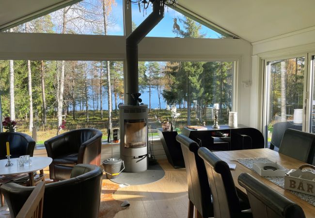 Ferienhaus in Månsarp - Schönes Ferienhaus mit eigenem Seegrundstück und Panoramablick auf Rasjön | SE07037