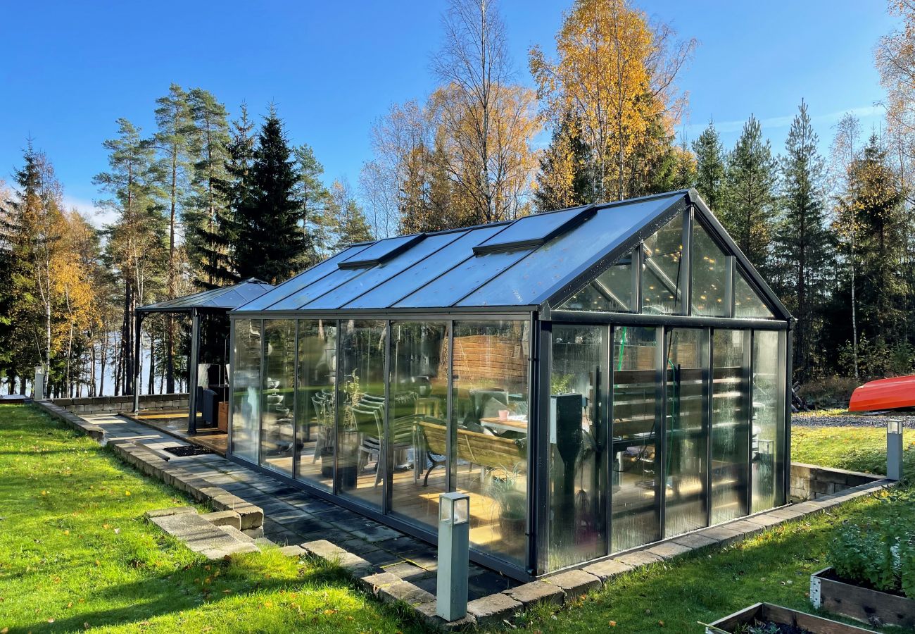 Ferienhaus in Månsarp - Schönes Ferienhaus mit eigenem Seegrundstück und Panoramablick auf Rasjön | SE07037