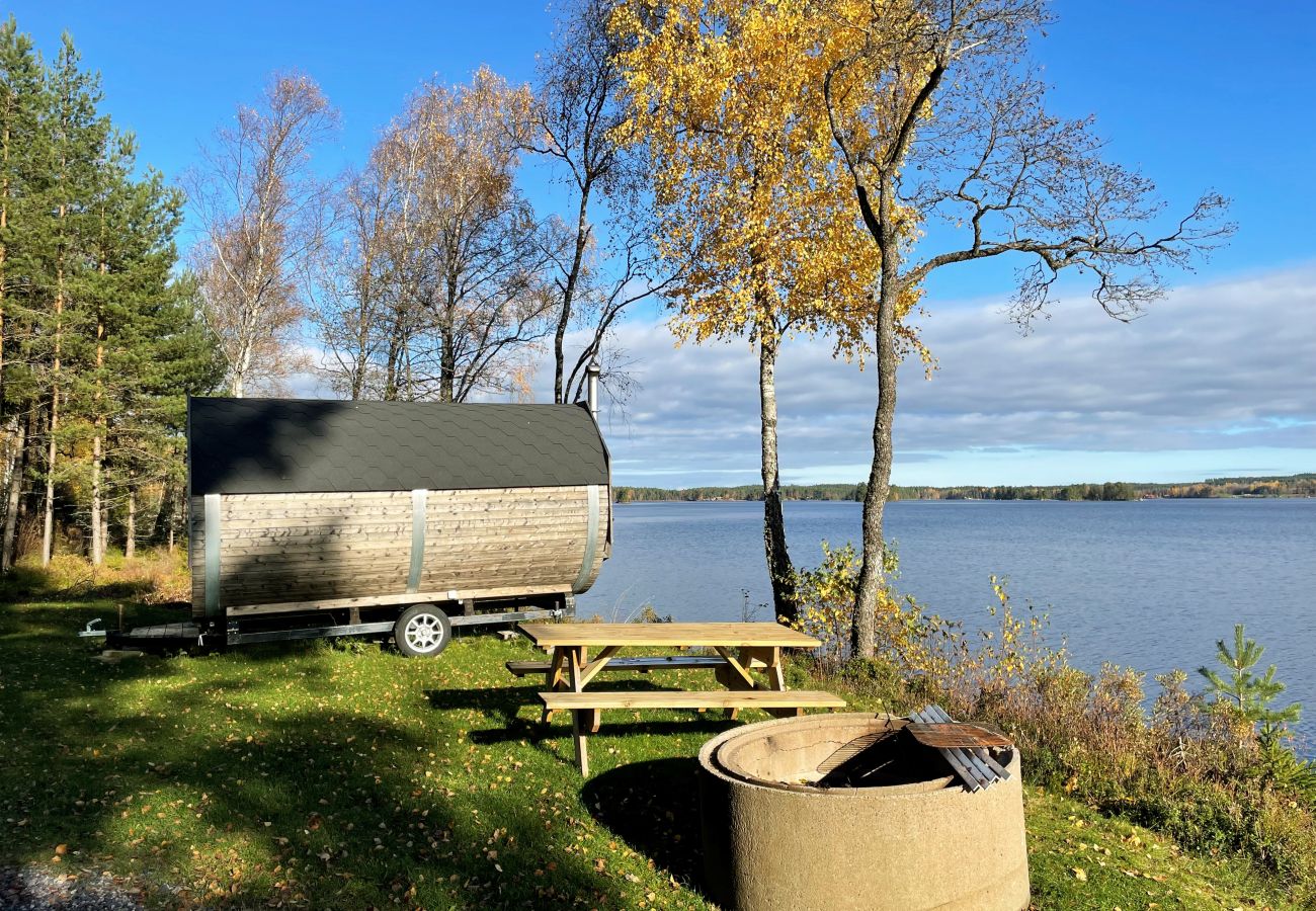 Ferienhaus in Månsarp - Schönes Ferienhaus mit eigenem Seegrundstück und Panoramablick auf Rasjön | SE07037