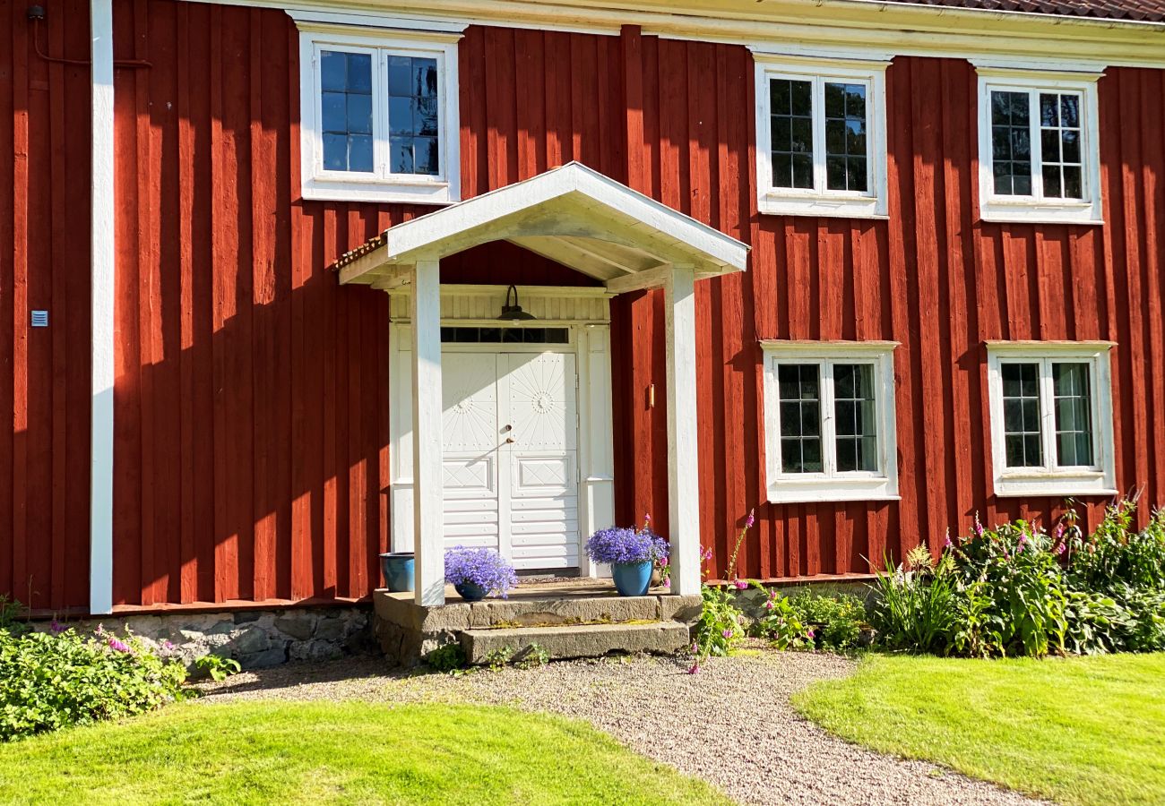 Ferienhaus in Urshult - Ferienhaus mit eigenem Seegrundstück bei Mien | SE06045